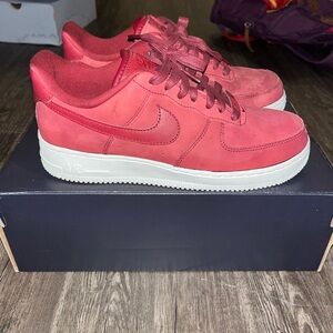 Women’s Airforce 1 PRM MF size 8